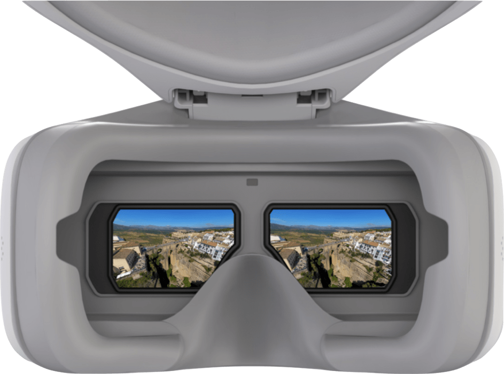 Gafas de realidad virtual DJI Goggles con imagen del Tajo de Ronda en las pantallas.